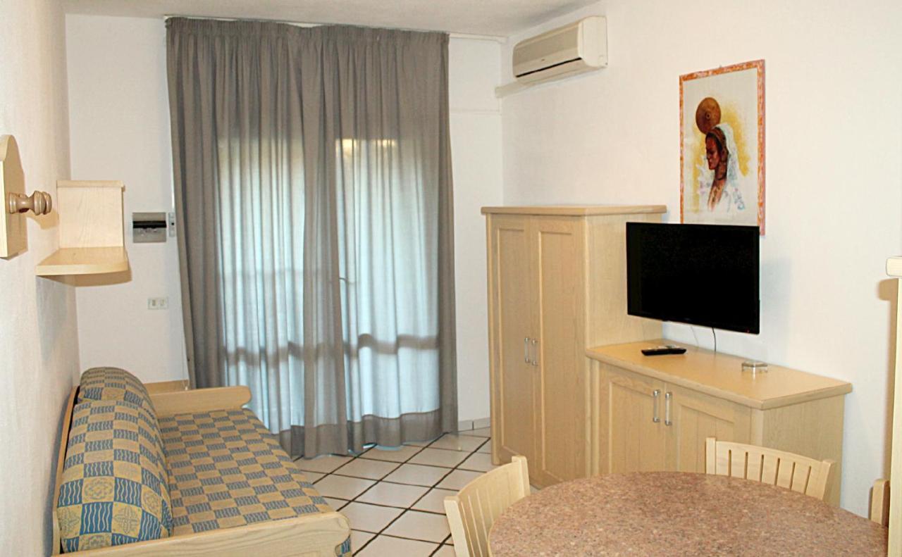 Residence Porto Mannu Palau Exterior foto